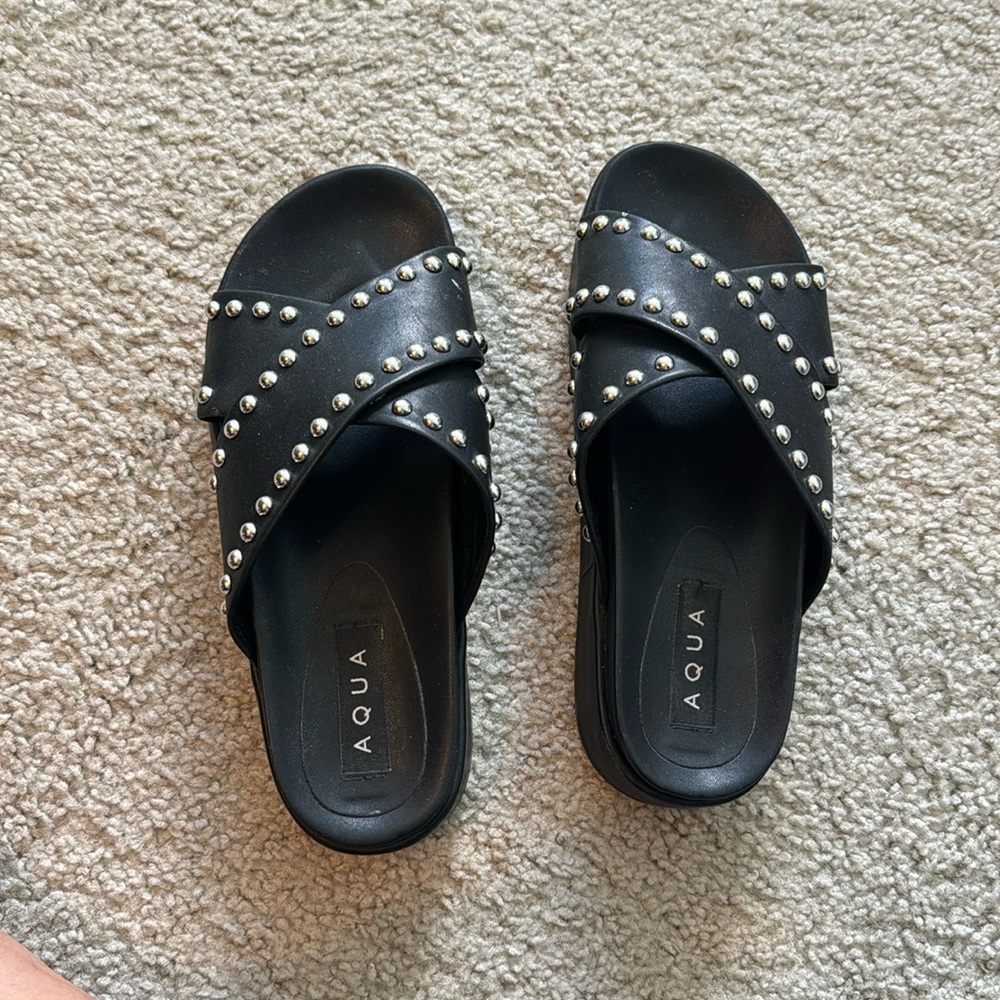 Bloomingdale’s Aqua Platform Studded Sandal Size 8